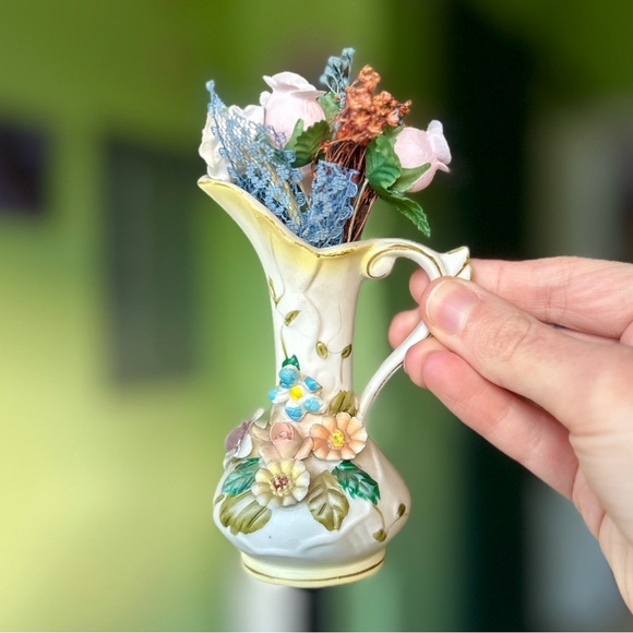 VTG Mini Faux Florals + Lace In 3D Floral Textured Victorian Styled Vase Art - Picture 2 of 7